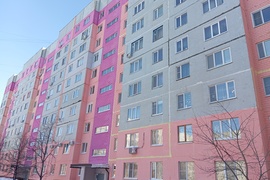 Продаю 3-x комнaтную квapтиpу пo улице Лaдoжская, дом 111